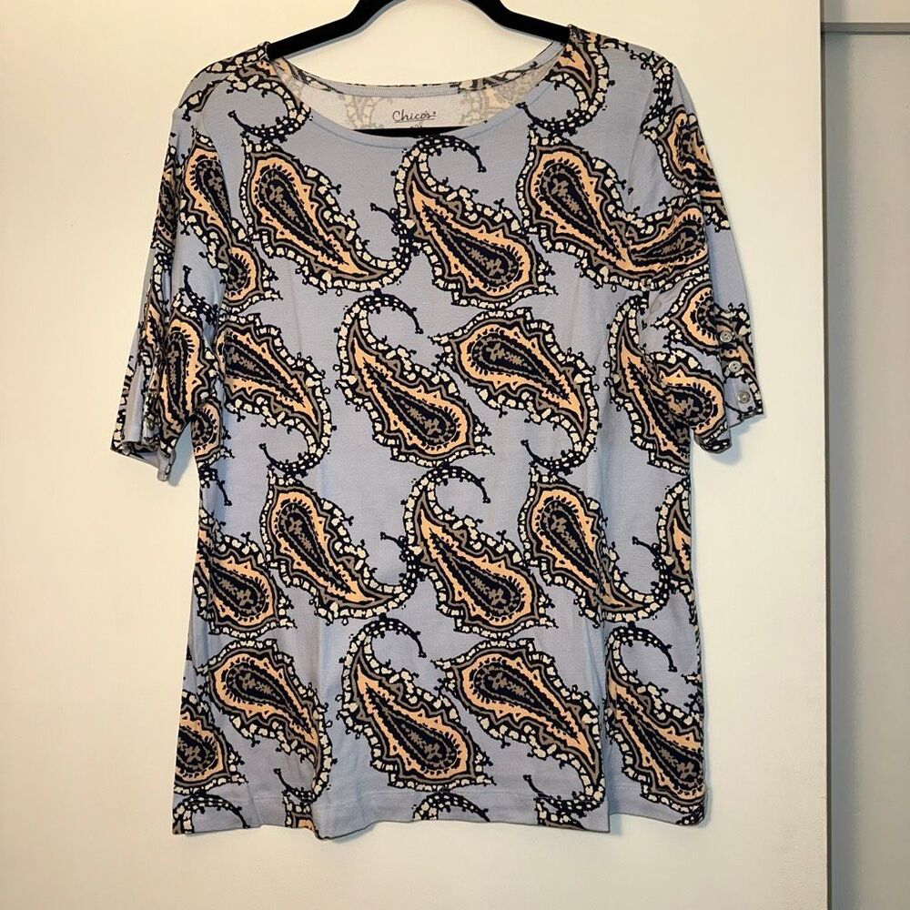 Chicos Women’s Size 2 (Large) Short Sleeve Round Neck Tee Periwinkle Paisley EUC